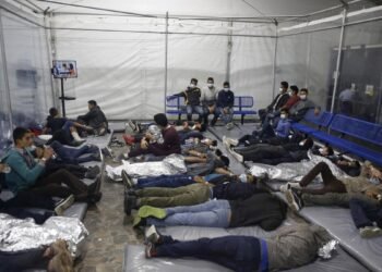 Denuncias de negligencia médica en centros de detención de inmigrantes bajo la era Trump: los hallazgos que estremecen al país