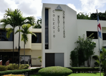 Colegio Médico alerta que nuevo Código Penal pone en riesgo el ejercicio de la medicina en el país