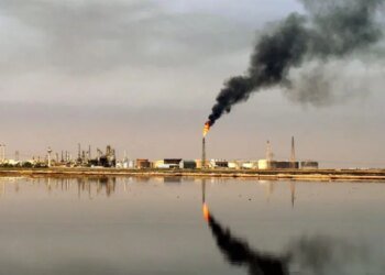 El precio del petróleo Brent se dispara a 96 dólares por la tensión en Irán y las expectativas de acuerdo