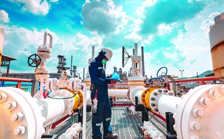 El petróleo se dispara un 2,41% ante el estancamiento de las negociaciones en Medio Oriente