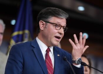 Frente común en el Congreso: demócratas y republicanos se alían para frenar la escalada bélica de Trump contra Irán