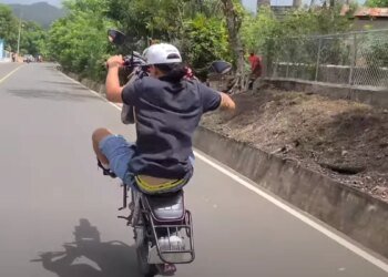 Barrio bajo asedio: el caos de los motoconchos y la música a todo volumen que no deja dormir a los vecinos