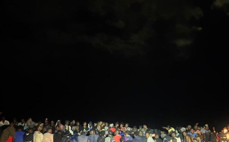 Guardacostas de EE. UU. interceptan embarcación con 240 migrantes haitianos en alta mar