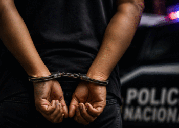 Detienen a Chukito por presunta violencia de género tras viral denuncia de su víctima