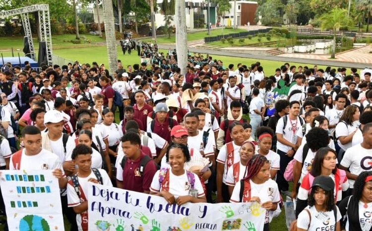 Más de 1,000 estudiantes transforman el Jardín Botánico en un aula viva de salud y naturaleza