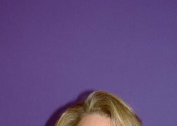 Lisa Kudrow ve Friends por primera vez y planea una nueva comedia junto a Jennifer Aniston