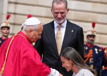 León XIV clama por la unidad nacional ante la creciente crisis política