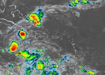 ¿Continuarán las lluvias este domingo? Vaguada y onda tropical mantienen a varias provincias en alerta meteorológica