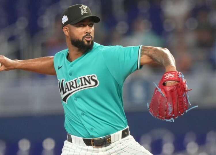 Sandy Alcántara silencia a los Rays en una magistral blanqueada de los Marlins