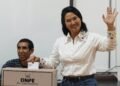 Perú decide su futuro: cierran las urnas y comienza el conteo de votos en la segunda vuelta