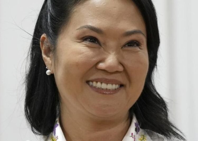 Keiko Fujimori supera a Roberto Sánchez en las preferencias electorales en Perú