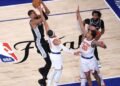 Wembanyama conquista el Madison: los Spurs remontan y tumban a los Knicks en un final agónico