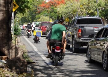 Exigen eliminar la ciclovía de la Bolívar: denuncian que causa tapones y es ignorada por ciclistas