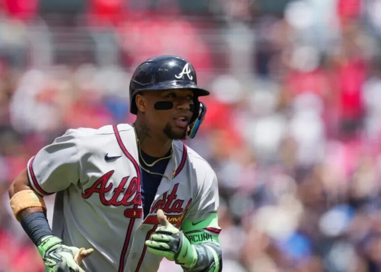 Alerta en la MLB: Ronald Acuña Jr. enciende las alarmas tras sufrir una aparente lesión en la pierna