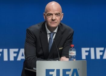 Guerra total en la FIFA: Michel Platini demanda a Gianni Infantino en pleno Mundial