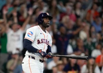 Histórico: Yordan Álvarez logra la hazaña de dos jonrones en un mismo inning