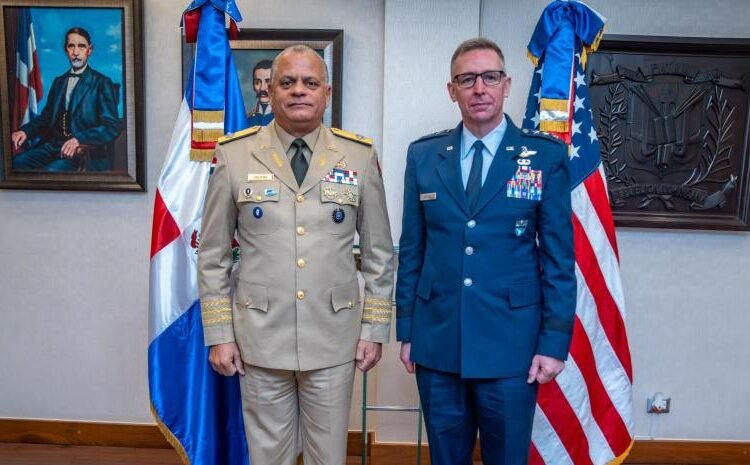 Alianza estratégica: Defensa recibe al Comando Sur de EEUU para blindar la cooperación bilateral
