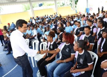 Wellington Arnaud lanza ambicioso proyecto de saneamiento en Boca Chica: todo lo que debes saber sobre su inicio este 15 de julio