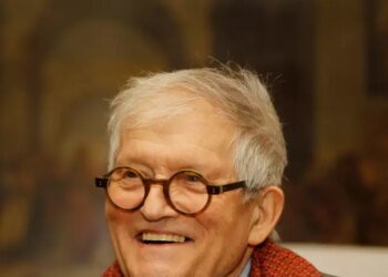 Muere David Hockney a los 88 años: el adiós al icono del arte británico