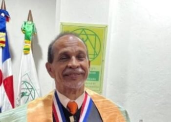 Adalberto Arias impulsa un plan de rescate total para las Dunas de Baní tras unirse a la Academia de Ciencias