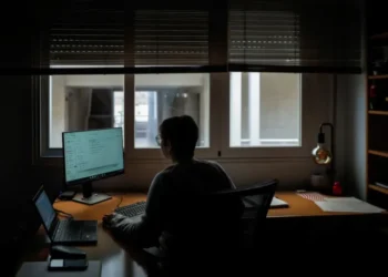 El peligro oculto del teletrabajo para tu salud mental que muchos ignoran según la ciencia