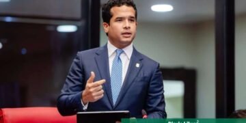 Omar Fernández rompe el silencio sobre la crisis de renuncias en la Fuerza del Pueblo
