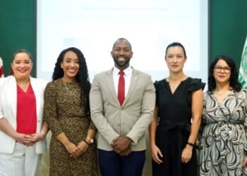 Embajada de EE.UU. y UNPHU impulsan la ciudadanía digital y el uso ético de la IA en República Dominicana