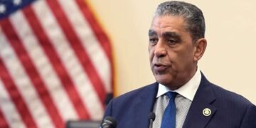 Adriano Espaillat reacciona y agradece respaldo editorial de Diario Libre