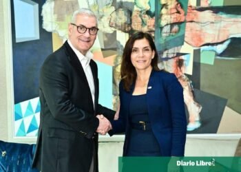 Gonzalo Castillo y la embajadora de EE. UU. Leah Campos sostienen reunión clave en República Dominicana