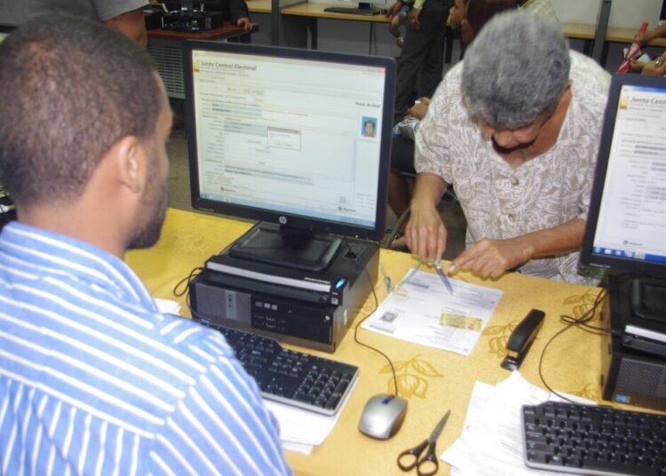 Más de 600 personas ya se beneficiaron de la cedulación móvil especial
