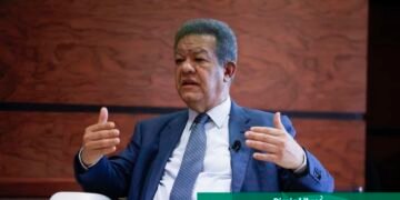Leonel Fernández respalda deportaciones masivas de Trump invocando la soberanía nacional
