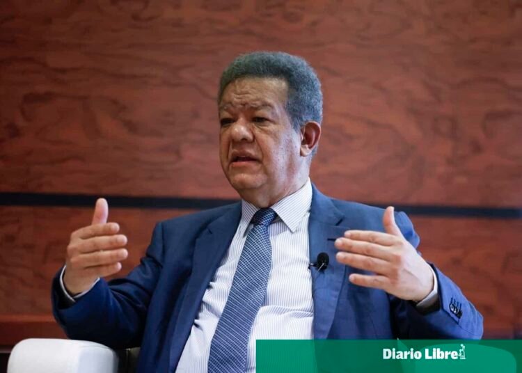 Leonel Fernández respalda deportaciones masivas de Trump invocando la soberanía nacional
