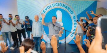 Terremoto político en Cotuí: Regidor y secretario general de la FP se juramentan en el PRM