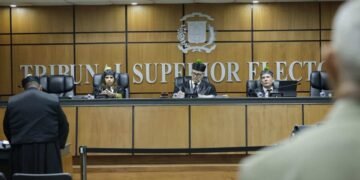 TSE aplaza decisión sobre reglamento de encuestas de la JCE y mantiene en suspenso el proceso electoral