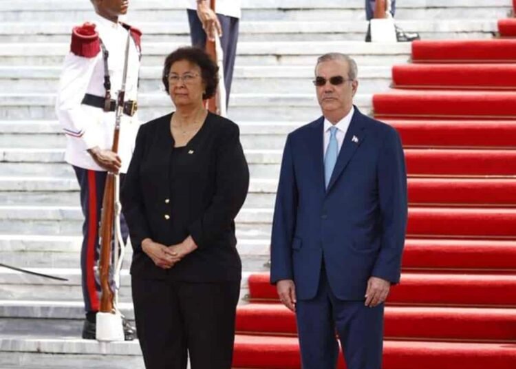 Abinader recibe a Jennifer Geerlings en histórica visita oficial para fortalecer lazos con Surinam