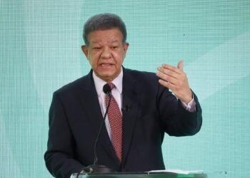 Leonel Fernández rompe el silencio en una esperada conferencia de prensa