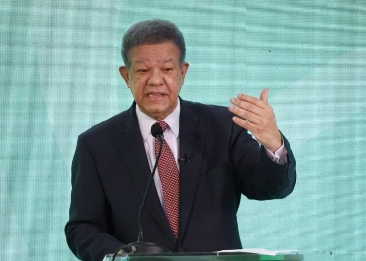 Leonel Fernández rompe el silencio en una esperada conferencia de prensa