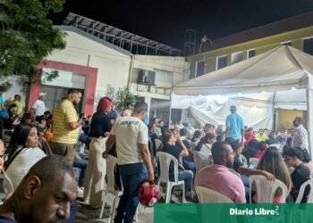 Caos en Santiago: largas filas y desesperación por renovar la cédula hoy